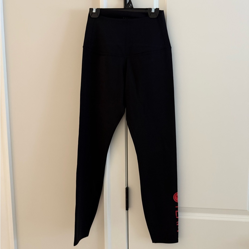 Pure Barre Team Tavi Leggings size Medium